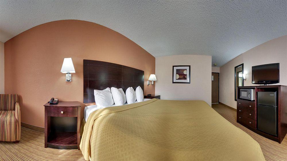Quality Inn & Suites Ottumwa North Eksteriør bilde