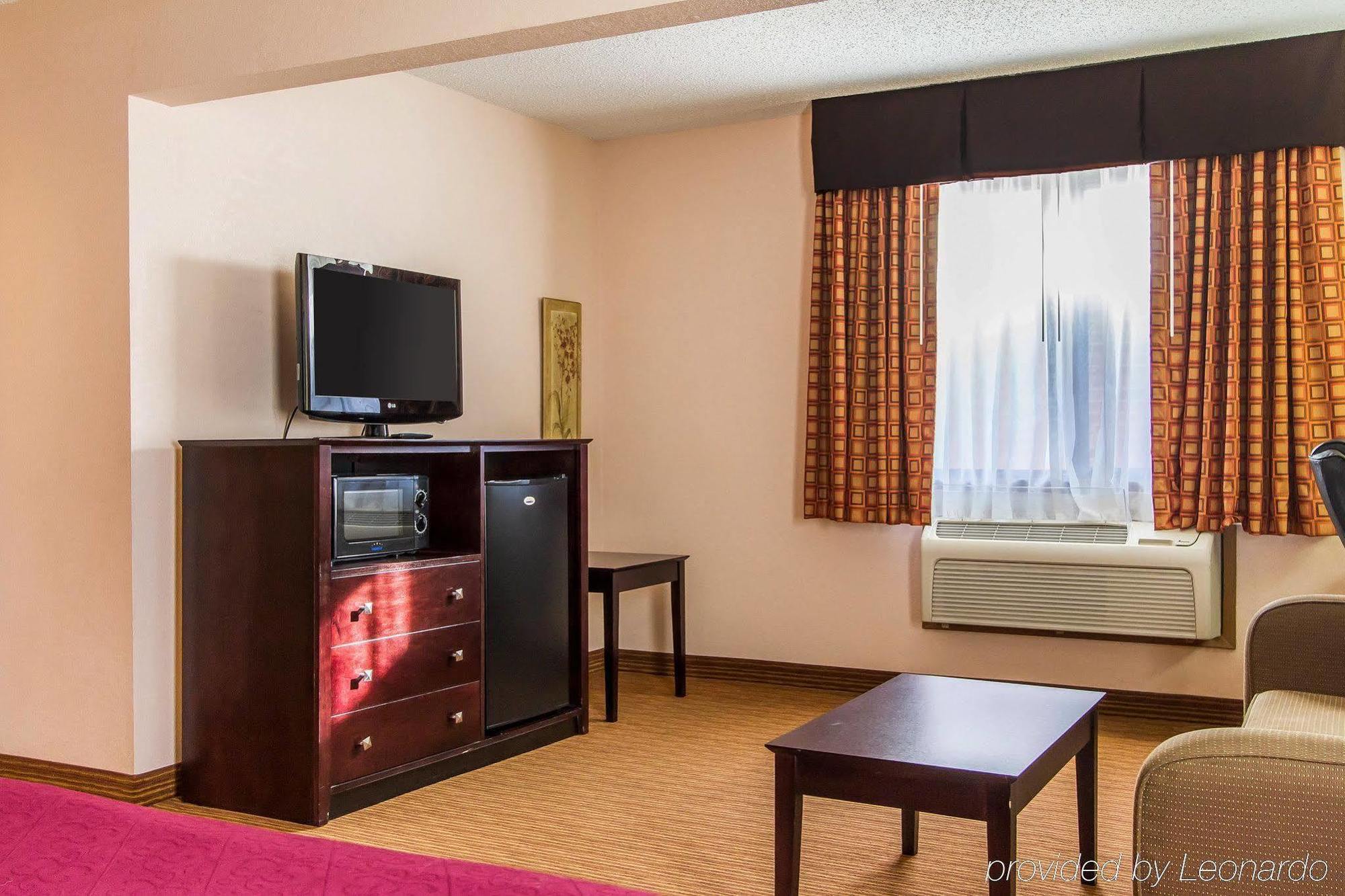 Quality Inn & Suites Ottumwa North Eksteriør bilde
